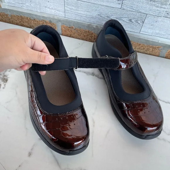 DREW Croc Leather Mary Jane Comfort Shoe Size 9W - Picture 6 of 10